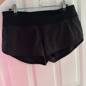 Lululemon speed up shorts 2.5 inch inseam size 6